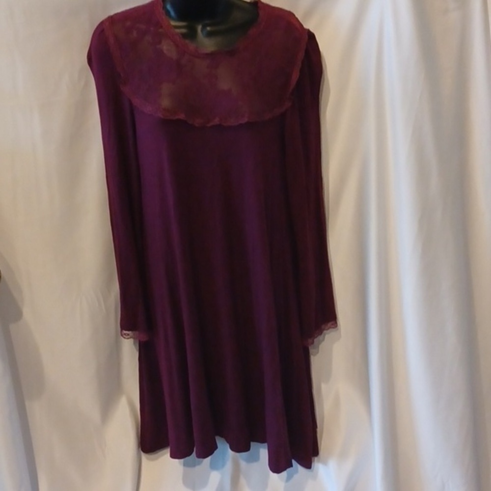 Philosophy Burgandy Lace shift dress, soft, flowy, stretchy